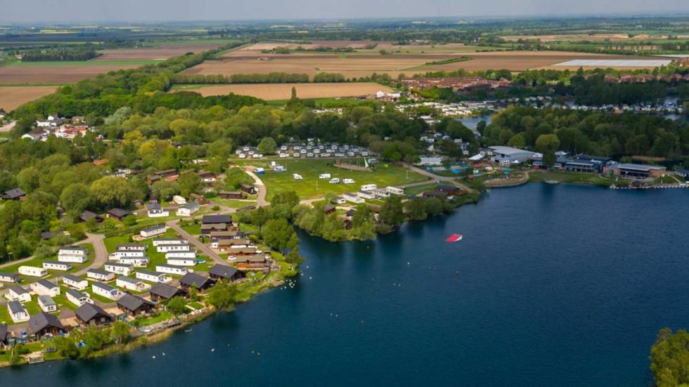 Tattershall Lakes Country Park Swan View Hot Tubs